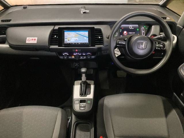 2023 Honda Fit e:HEVベーシック auction photo 2