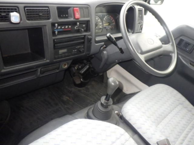 2001 Toyota Dyna Aluminum van auction photo 3