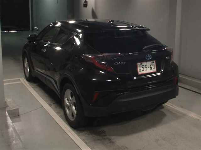 2017 Toyota C-HR S LEDエディション auction photo 2
