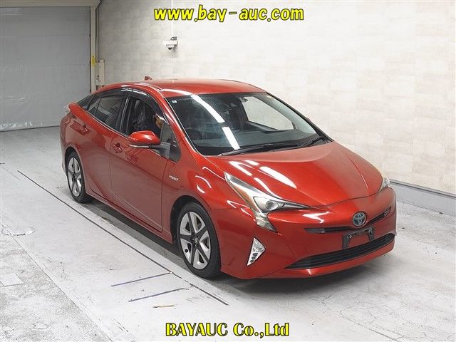 2016 Toyota Prius Aプレミアム ツーリングセレクション Japan auction vehicle