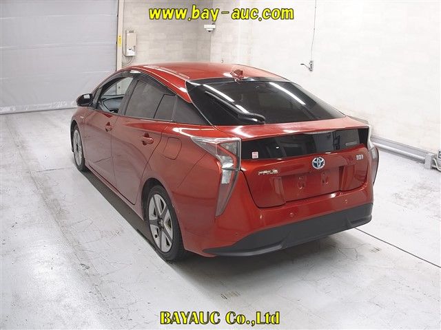 2016 Toyota Prius Aプレミアム ツーリングセレクション auction photo 2