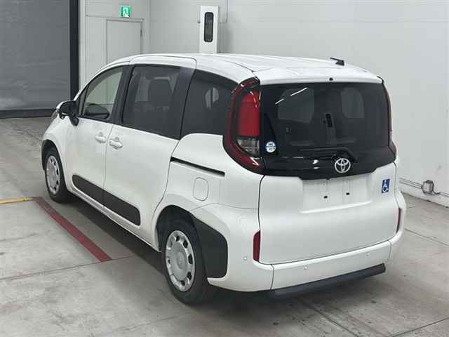 2023 Toyota Sienta Xクルマイスシヨウシャ auction photo 2