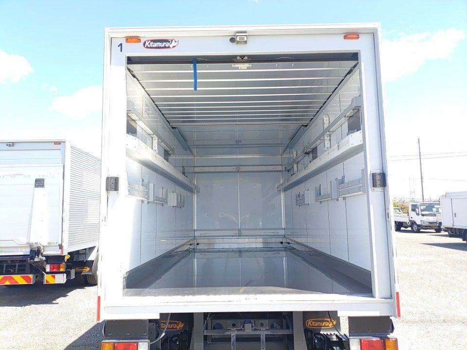 2021 Isuzu Elf auction photo 8