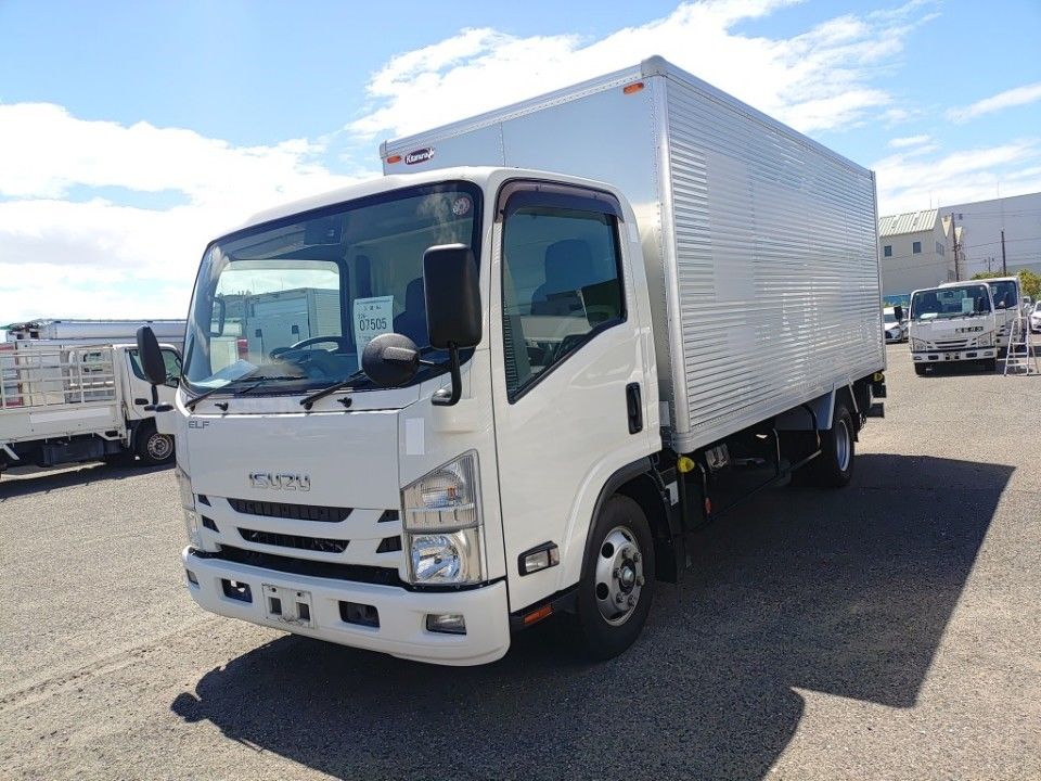 Japan Auction Vehicles 23 2021 Isuzu Elf auction photo
