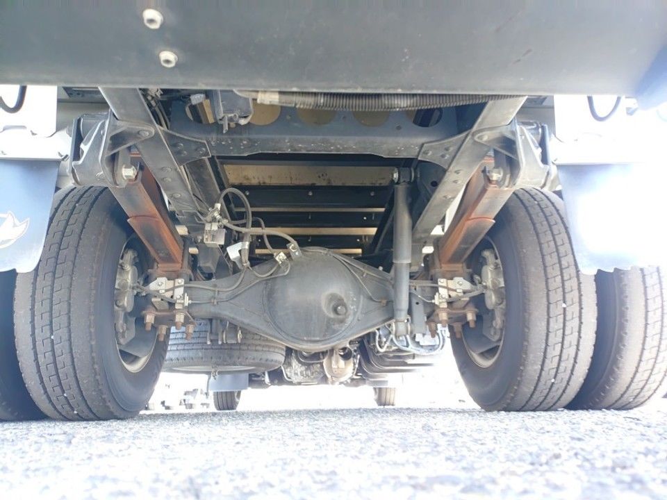 2021 Isuzu Elf auction photo 18