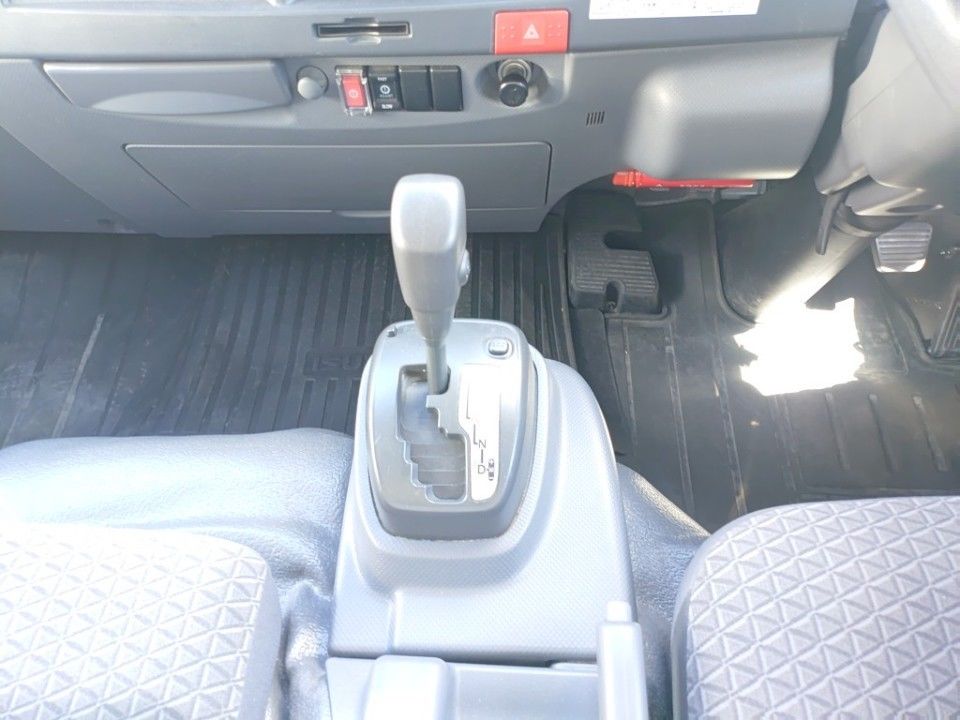 2021 Isuzu Elf auction photo 12