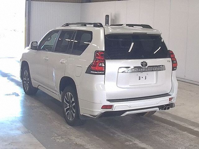 2023 Toyota Land Cruiser Prado TX Lパッケージ 4WD auction photo 2