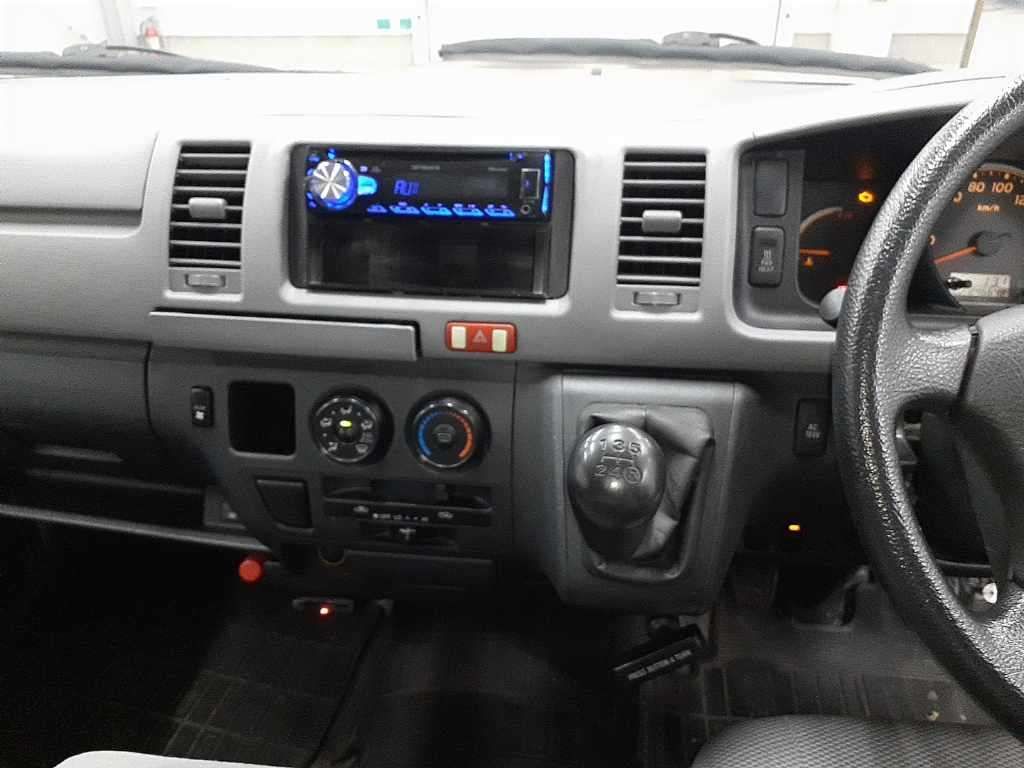 2008 Toyota Hiace ロングDX 4WD auction photo 9
