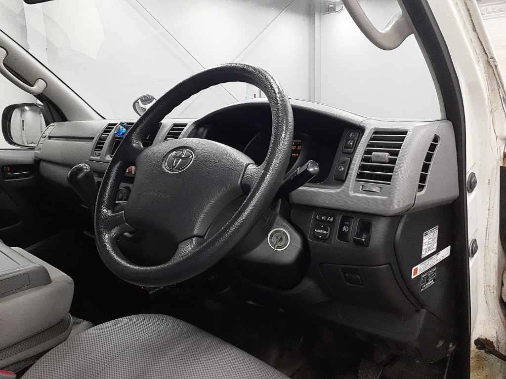 2008 Toyota Hiace ロングDX 4WD auction photo 7