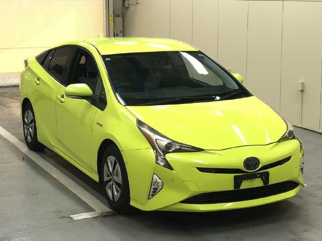Japan Auction Vehicles 8 2016 Toyota Prius A auction photo