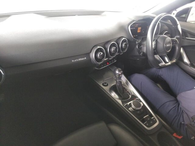 2016 Audi TTロードスター 2.0 TFSI Quattro 4WD auction photo 3