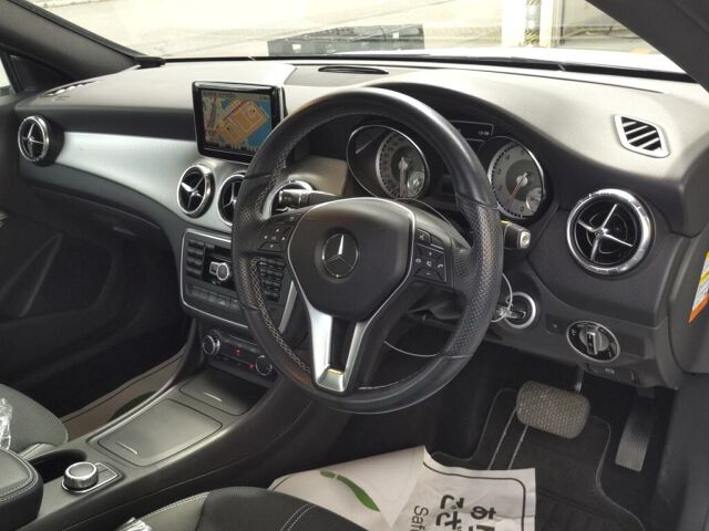 2014 Mercedes-Benz CLA-Class CLA180 auction photo 3