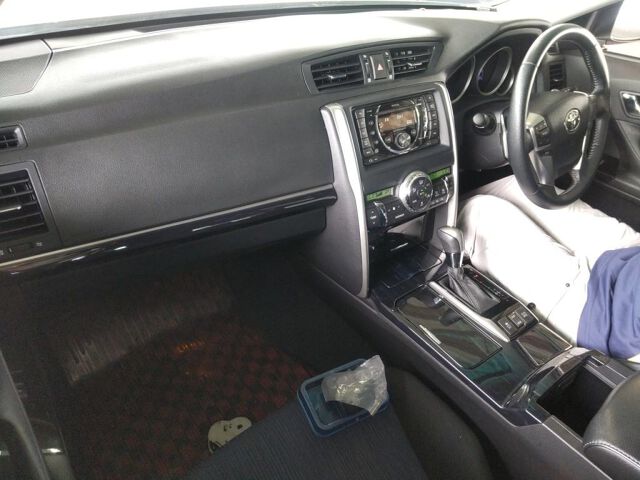 2012 Toyota Mark X 250G S Package auction photo 3