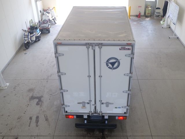 2024 Toyota Dyna Aluminum van auction photo 3