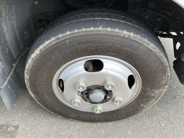 2024 Toyota Dyna Aluminum van auction photo 9