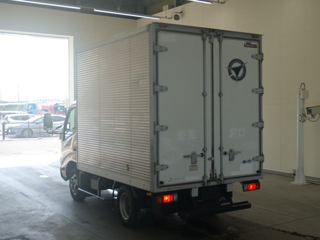2024 Toyota Dyna Aluminum van auction photo 2