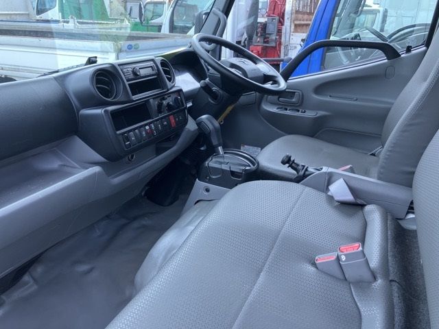 2024 Toyota Dyna Aluminum van auction photo 5
