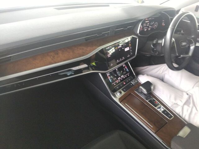 2021 Audi A6 Avant 45 TFSI Quattro 4WD auction photo 3