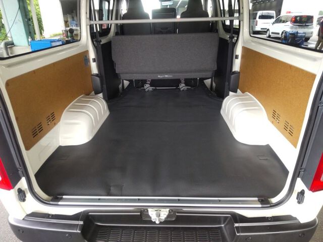2025 Toyota Hiace ロングDX 4WD auction photo 6
