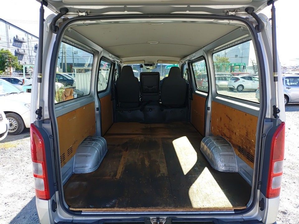2021 Toyota Hiace auction photo 8