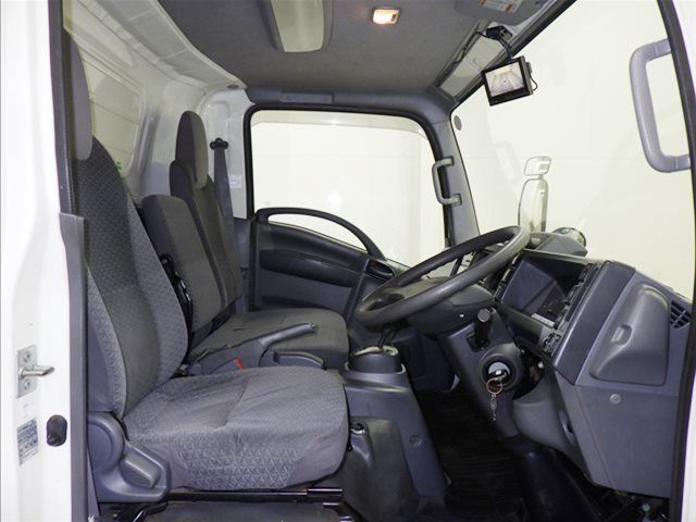 2020 Isuzu Elf Refrigerated and frozen trucks auction photo 6