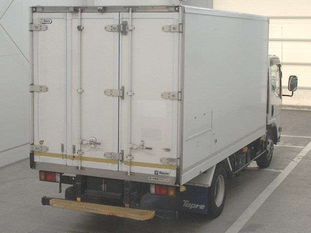 2020 Isuzu Elf Refrigerated and frozen trucks auction photo 2
