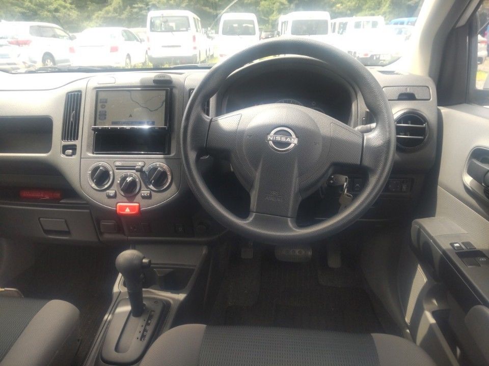 2021 Nissan AD auction photo 3
