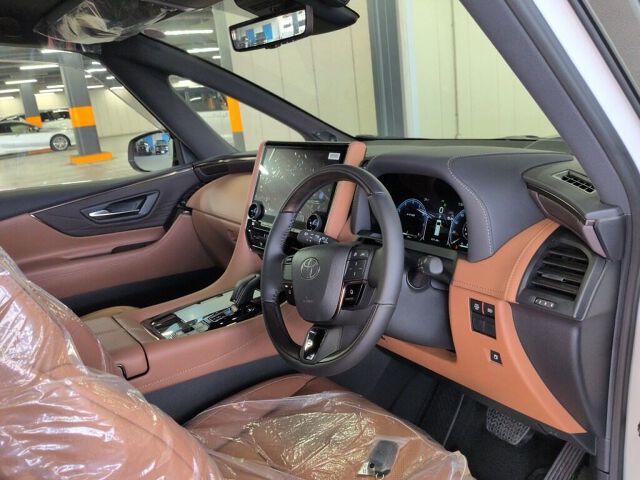 2025 Toyota Vellfire Z Premier auction photo 3
