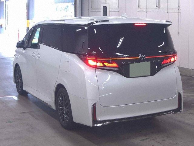 2025 Toyota Vellfire Z Premier auction photo 2