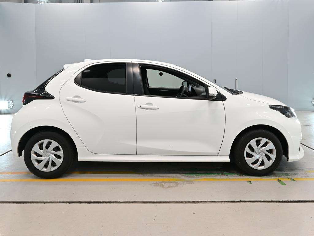 2022 Toyota Yaris X auction photo 3