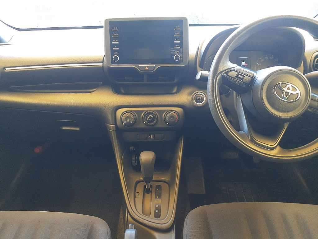 2022 Toyota Yaris X auction photo 11