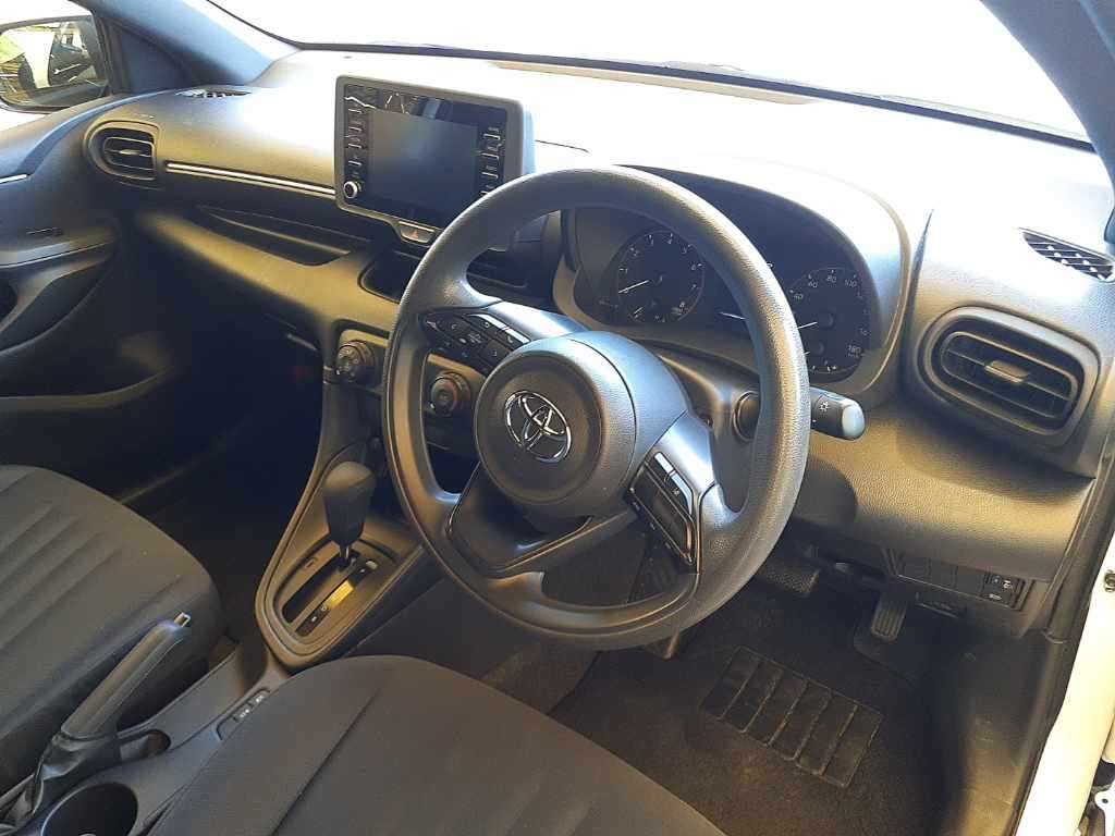 2022 Toyota Yaris X auction photo 9