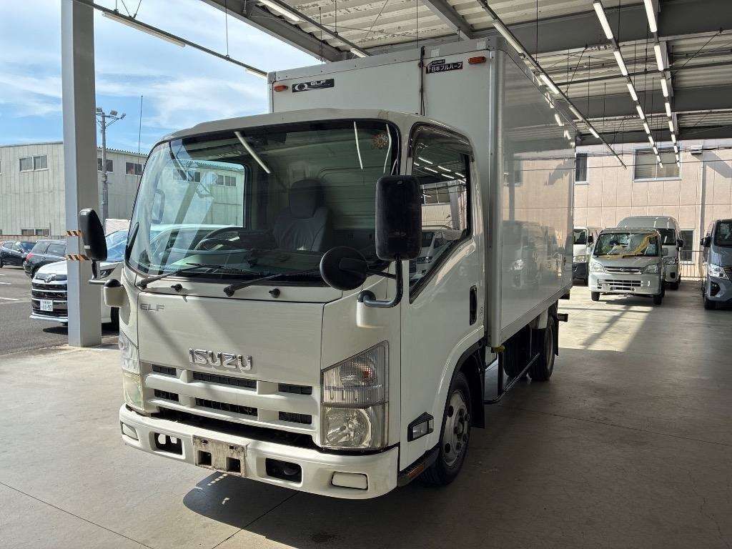 Japan Auction Vehicles 4 2008 Isuzu Elf auction photo