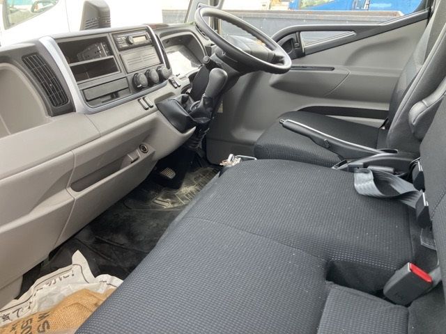 2021 Mitsubishi Fuso Canter Aluminum Van PG. Long auction photo 5