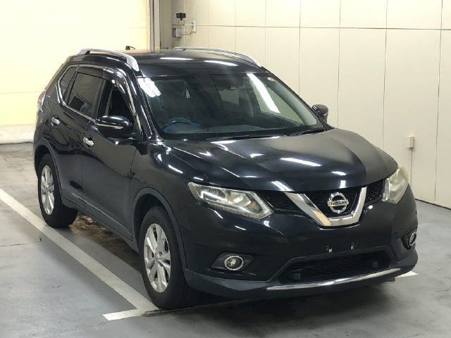 Japan Auction Vehicles 8 2016 Nissan X-Trail 20XT エマブレPKG auction photo