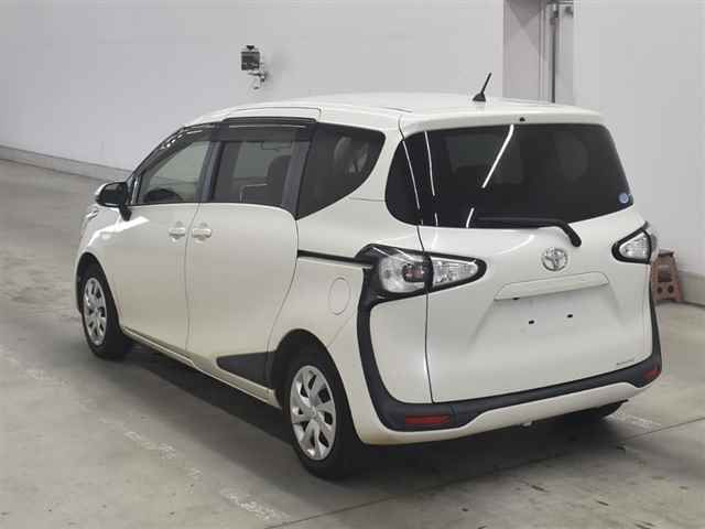 2016 Toyota Sienta G auction photo 2