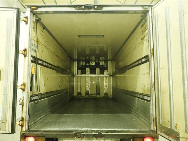 1999 Isuzu Forward 冷蔵・冷凍車 auction photo 4