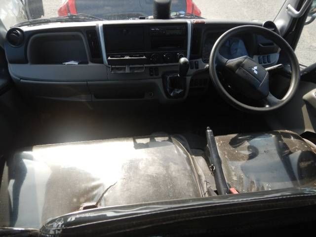 2021 Mitsubishi Fuso Canter Double cab auction photo 2