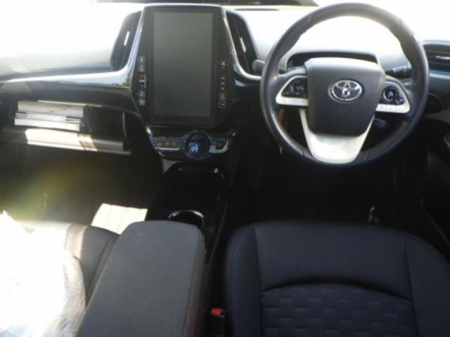 2017 Toyota Prius PHEV A auction photo 3