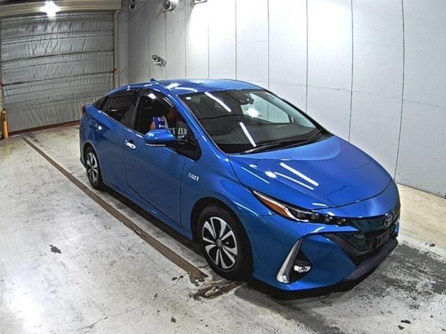 2017 Toyota Prius PHEV A Japan auction vehicle