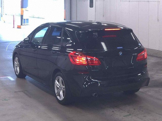 2015 BMW 2 Series 218i Actezza M Sport auction photo 2