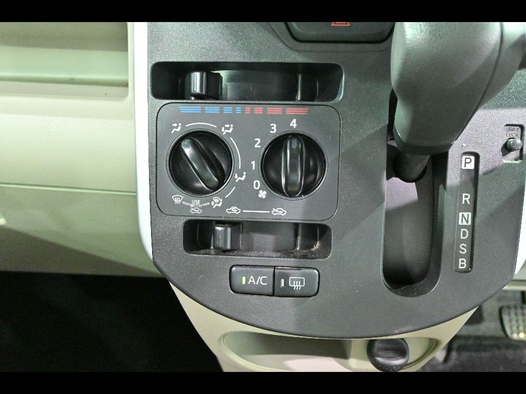 2015 Daihatsu Tanto L auction photo 11