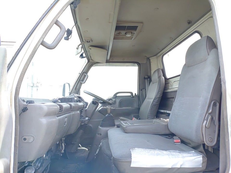 1995 Isuzu Elf auction photo 16