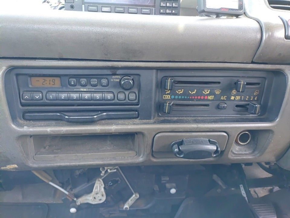 1995 Isuzu Elf auction photo 11