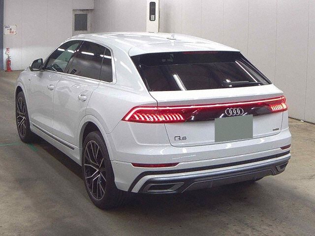 2024 Audi Q8 55TFSIクワトロSライ 4WD auction photo 2