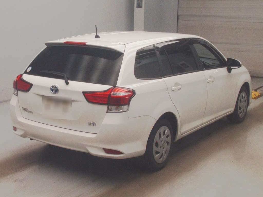 2021 Toyota Corolla Fielder ハイブリッド EX auction photo 2
