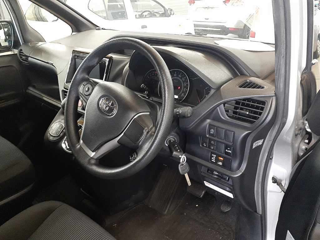 2020 Toyota Noah ウェルキャブシャ 「クルマイス 4WD auction photo 9