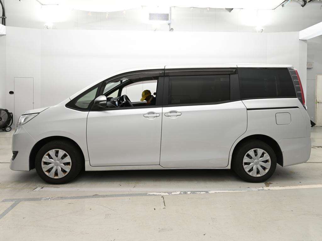 2020 Toyota Noah ウェルキャブシャ 「クルマイス 4WD auction photo 4