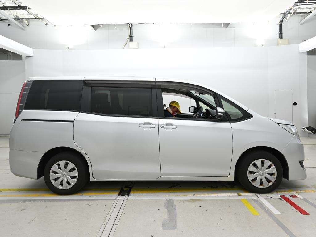 2020 Toyota Noah ウェルキャブシャ 「クルマイス 4WD auction photo 3
