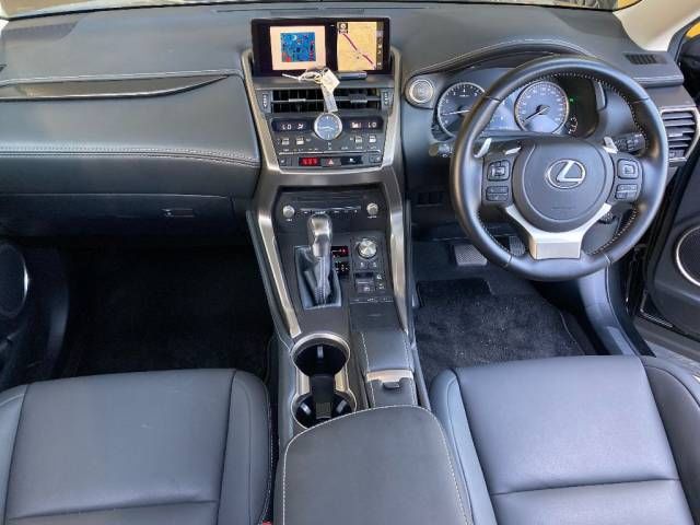 2021 Lexus NX NX300 auction photo 2